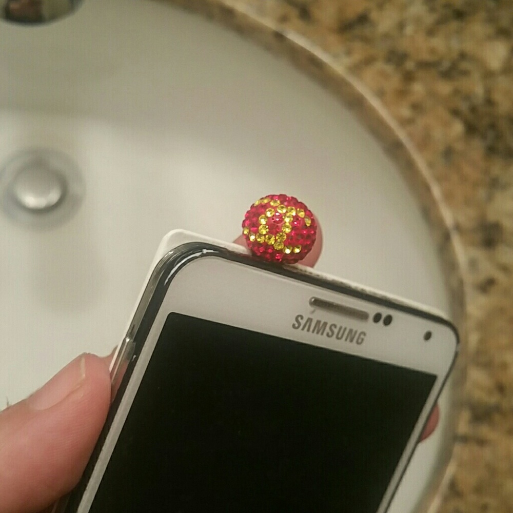 Gorgeous crystal cell phone accessory!!